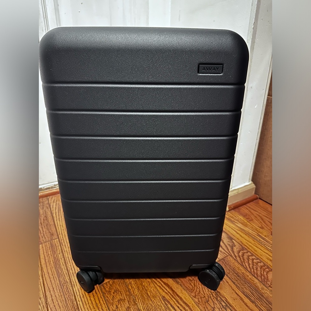 BNIB NWT Away Travel Carryon in Jet Black